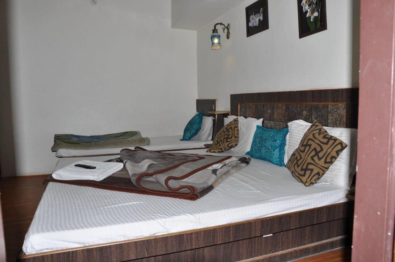Hotel Ahuja Найнитал Экстерьер фото
